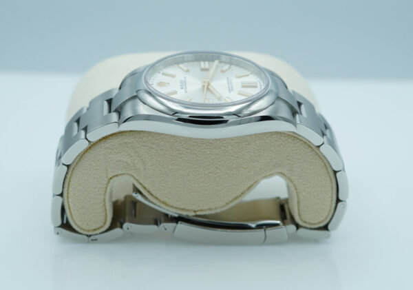 Rolex 124300 OYSTER PERPETUAL 41 SILVER GOLD ACCENTS DIAL 2023 WARRANTY FULL SET - Image 3
