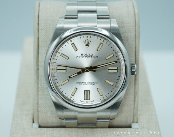 Rolex 124300 OYSTER PERPETUAL 41 SILVER GOLD ACCENTS DIAL 2023 WARRANTY FULL SET