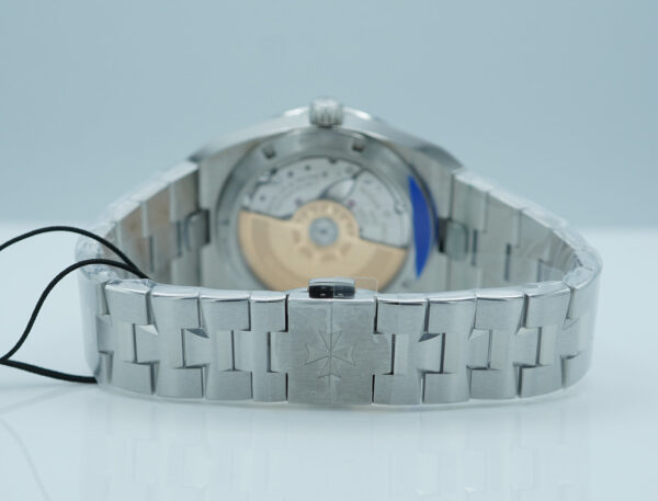 BRAND NEW Vacheron CONSTANTIN OVERSEAS 4520V STAINLESS STEEL BLUE DIAL 2025 NEW MODEL - Image 7