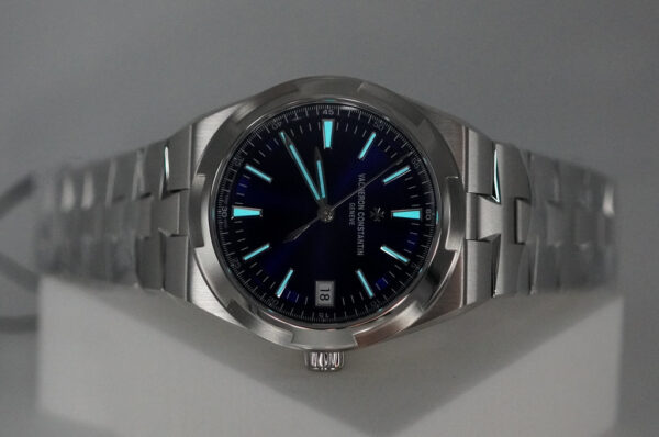 BRAND NEW Vacheron CONSTANTIN OVERSEAS 4520V STAINLESS STEEL BLUE DIAL 2025 NEW MODEL - Image 11