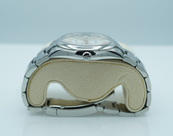 Rolex 124300 OYSTER PERPETUAL 41 SILVER GOLD ACCENTS DIAL 2023 WARRANTY FULL SET - Image 4