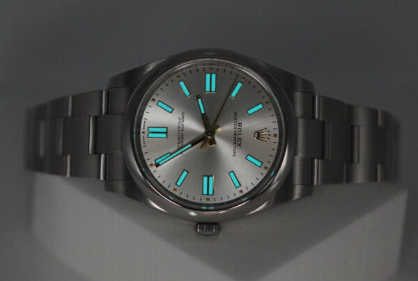 Rolex 124300 OYSTER PERPETUAL 41 SILVER GOLD ACCENTS DIAL 2023 WARRANTY FULL SET - Image 11