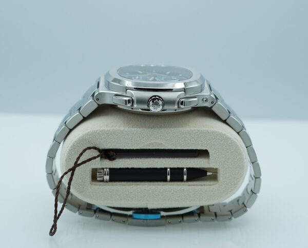 BRAND NEW Patek PHILIPPE 5990 NAUTILUS STEEL CHRONO TRAVEL TIME BLUE DIAL FULL SET - Image 3
