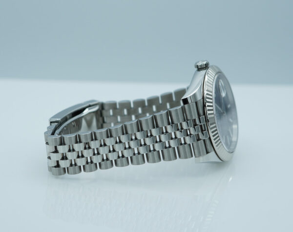 Rolex 126334 DATEJUST 41 FLUTED BEZEL BLUE MOTIF DIAL JUBILEE BAND 2022 FULL SET - Image 6