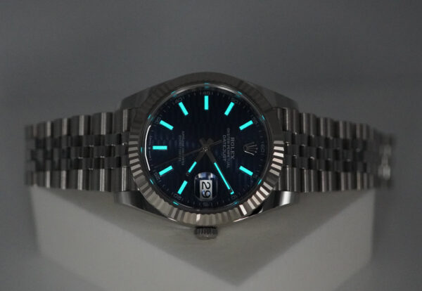 Rolex 126334 DATEJUST 41 FLUTED BEZEL BLUE MOTIF DIAL JUBILEE BAND 2022 FULL SET - Image 11
