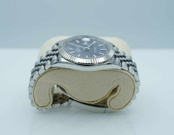 Rolex 126334 DATEJUST 41 FLUTED BEZEL BLUE MOTIF DIAL JUBILEE BAND 2022 FULL SET - Image 4