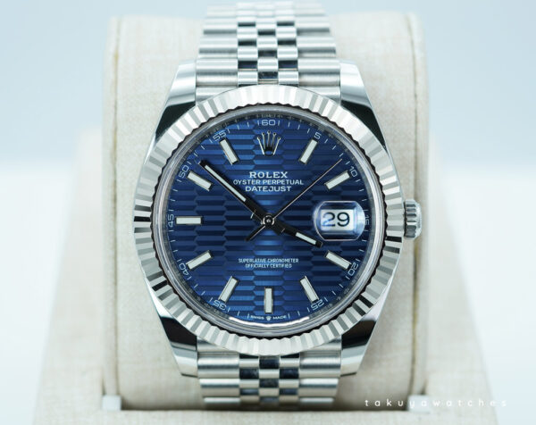Rolex 126334 DATEJUST 41 FLUTED BEZEL BLUE MOTIF DIAL JUBILEE BAND 2022 FULL SET