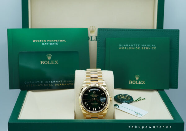 BRAND NEW Rolex 228238 DAY DATE 40 YELLOW GOLD GREEN OMBRE DIAL 2025 FULL SET - Image 2