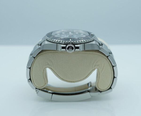 Rolex 124060 SUBMARINER NO DATE 41 NEW MODEL 2025 WARRANTY FULL SET - Image 3