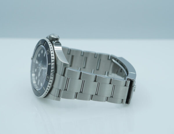 Rolex 124060 SUBMARINER NO DATE 41 NEW MODEL 2025 WARRANTY FULL SET - Image 6