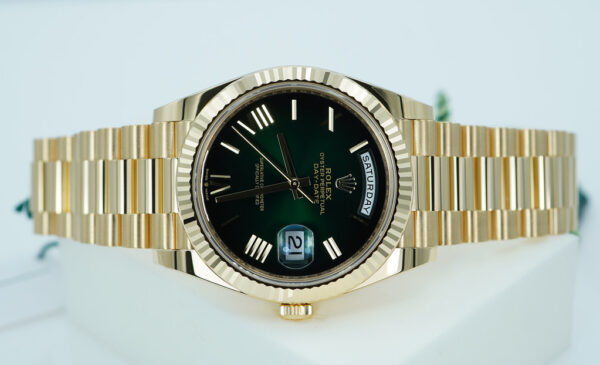 BRAND NEW Rolex 228238 DAY DATE 40 YELLOW GOLD GREEN OMBRE DIAL 2025 FULL SET - Image 9
