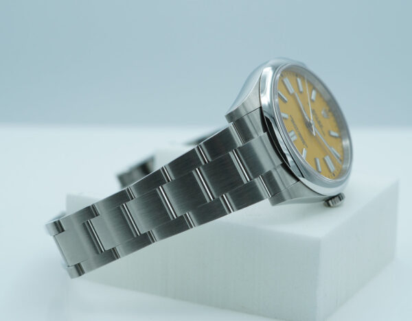 Rolex 124300 OYSTER PERPETUAL 41 YELLOW DIAL 2021 FULL SET - Image 6