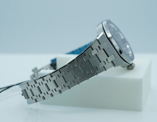 BRAND NEW Audemars PIGUET ROYAL OAK 15550ST BLUE DIAL 37MM 2025 FULL SET - Image 6
