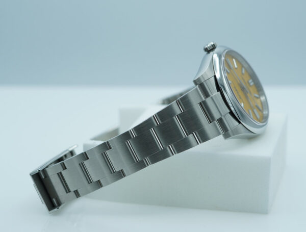 Rolex 124300 OYSTER PERPETUAL 41 YELLOW DIAL 2021 FULL SET - Image 5