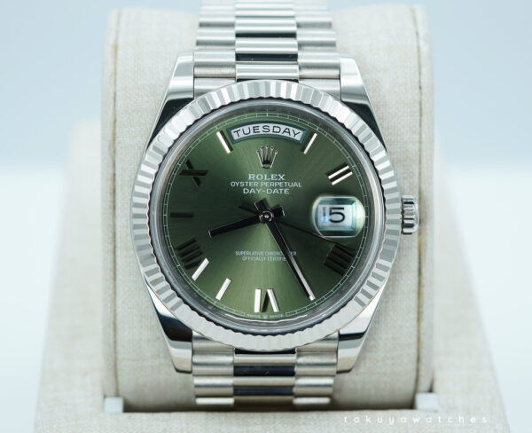 Rolex 228239 DAY DATE 40 WHITE GOLD OLIVE GREEN ROMAN DIAL 2021 FULL SET