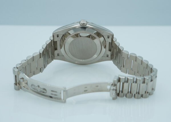 Rolex 228239 DAY DATE 40 WHITE GOLD OLIVE GREEN ROMAN DIAL 2021 FULL SET - Image 8