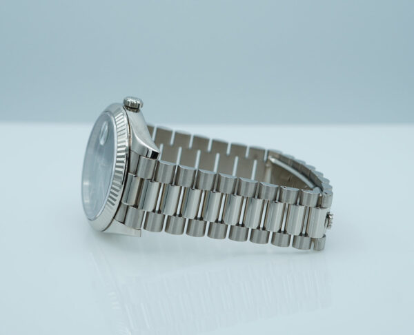 Rolex 228239 DAY DATE 40 WHITE GOLD OLIVE GREEN ROMAN DIAL 2021 FULL SET - Image 6
