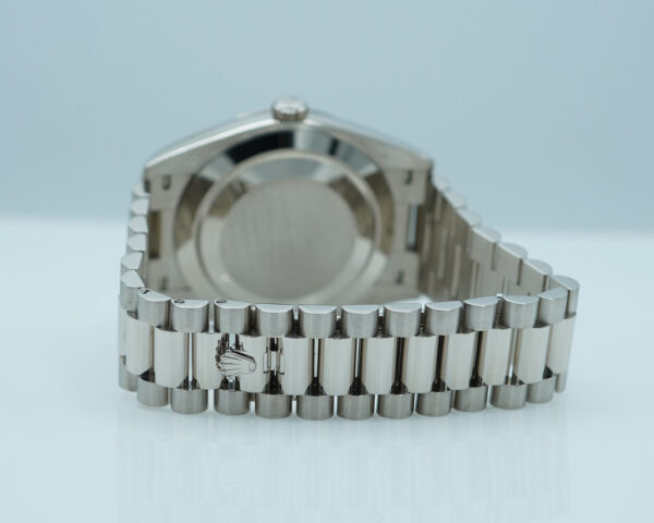 Rolex 228239 DAY DATE 40 WHITE GOLD OLIVE GREEN ROMAN DIAL 2021 FULL SET - Image 7