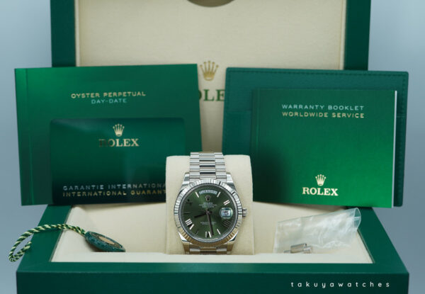 Rolex 228239 DAY DATE 40 WHITE GOLD OLIVE GREEN ROMAN DIAL 2021 FULL SET - Image 2