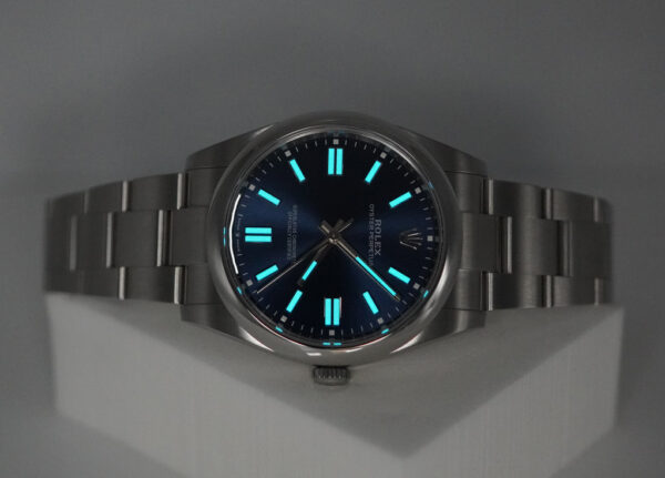 BRAND NEW Rolex 124300 OYSTER PERPETUAL 41 BLUE DIAL 2025 WARRANTY FULL SET - Image 11