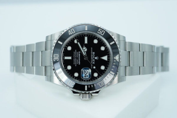 Rolex 126610LN SUBMARINER DATE 41 NEW MODEL 2023 WARRANTY FULL SET - Image 9