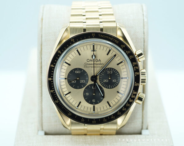 Omega SPEEDMASTER MOONWATCH MOONSHINE GOLD PANDA DIAL BRACELET 2023 FULL SET