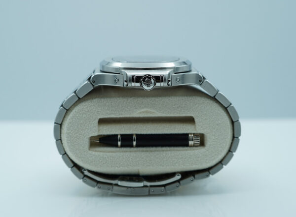 Patek PHILIPPE 5726 NAUTILUS ANNUAL CALENDAR MOONPHASE BLUE DIAL 2023 FULL SET - Image 3