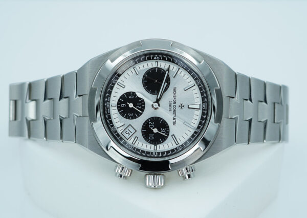 Vacheron CONSTANTIN OVERSEAS CHRONOGRAPH 5520V PANDA DIAL 2024 NEW MODEL - Image 9
