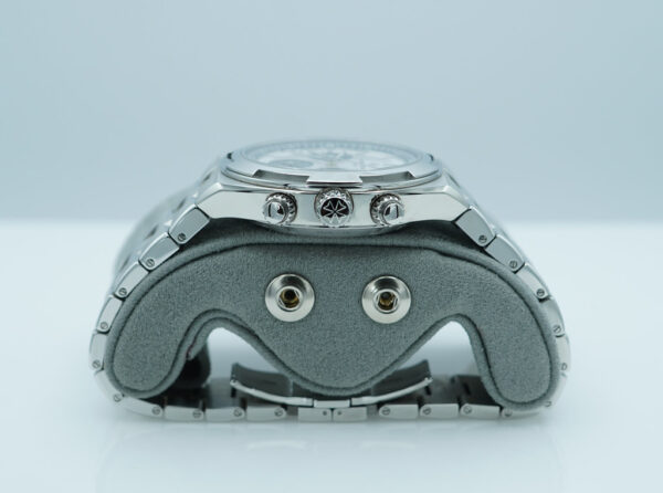 Vacheron CONSTANTIN OVERSEAS CHRONOGRAPH 5520V PANDA DIAL 2024 NEW MODEL - Image 3