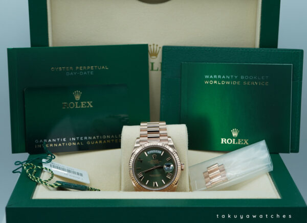 Rolex 228235 DAY DATE 40 18K ROSE GOLD OLIVE GREEN ROMAN DIAL 2022 WARRANTY FULL SET - Image 2