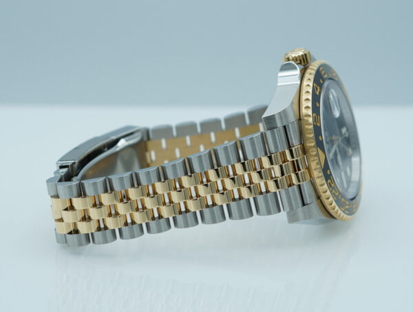 Rolex 126713GRNR GMT MASTER 2 GREY BLACK BEZEL JUBILEE BAND 2024 WARRANTY FULL SET - Image 6