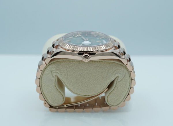 Rolex 228235 DAY DATE 40 18K ROSE GOLD OLIVE GREEN ROMAN DIAL 2022 WARRANTY FULL SET - Image 4