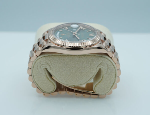 Rolex 228235 DAY DATE 40 18K ROSE GOLD OLIVE GREEN ROMAN DIAL 2022 WARRANTY FULL SET - Image 3