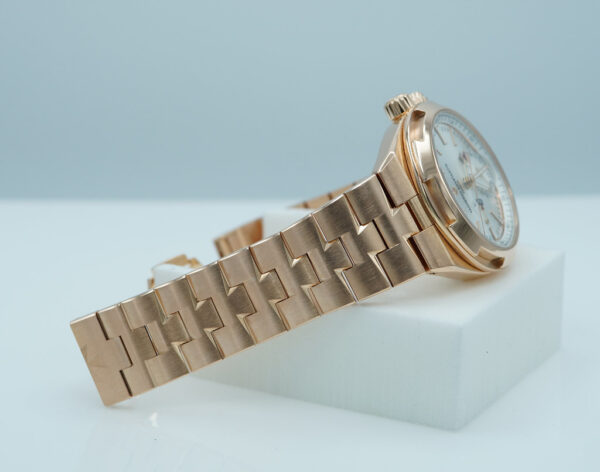 Vacheron CONSTANTIN OVERSEAS DUAL TIME 7900V ROSE GOLD BRACELET FULL SET - Image 5