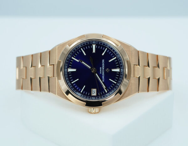 Vacheron CONSTANTIN OVERSEAS 18K ROSE GOLD BLUE DIAL 4500V 2022 FULL SET - Image 9