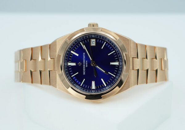 Vacheron CONSTANTIN OVERSEAS 18K ROSE GOLD BLUE DIAL 4500V 2022 FULL SET - Image 10