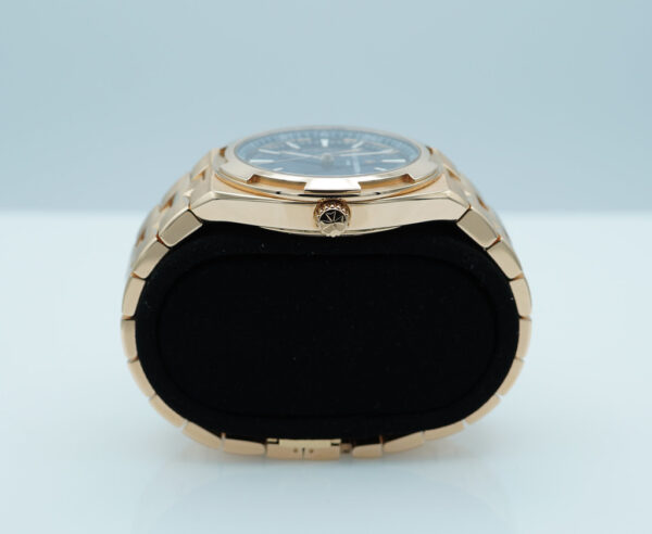 Vacheron CONSTANTIN OVERSEAS 18K ROSE GOLD BLUE DIAL 4500V 2022 FULL SET - Image 3