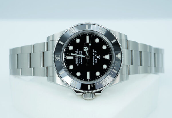 Rolex 124060 SUBMARINER NO DATE 41 NEW MODEL 2022 WARRANTY FULL SET - Image 9