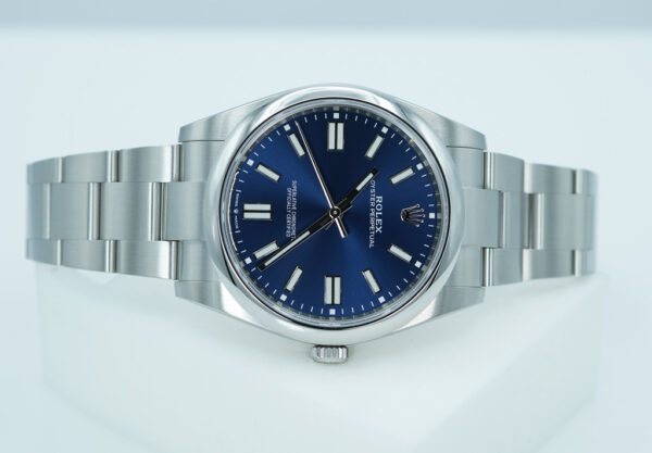 Rolex 124300 OYSTER PERPETUAL 41 BLUE DIAL 2025 WARRANTY FULL SET - Image 9