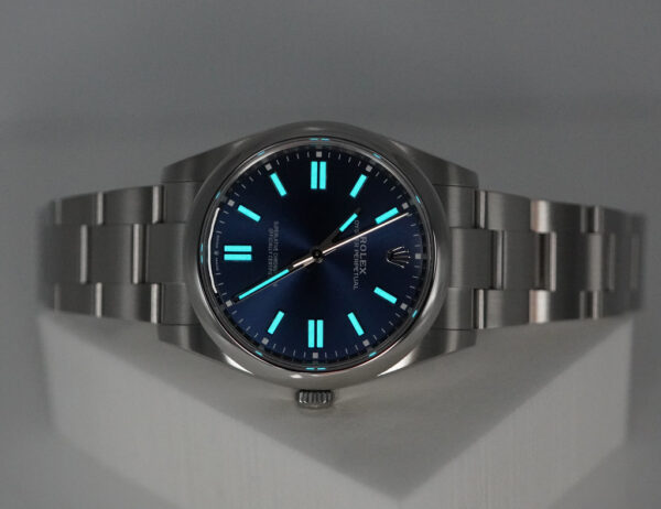 Rolex 124300 OYSTER PERPETUAL 41 BLUE DIAL 2025 WARRANTY FULL SET - Image 11