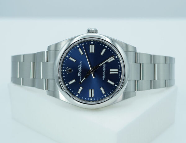 Rolex 124300 OYSTER PERPETUAL 41 BLUE DIAL 2025 WARRANTY FULL SET - Image 10