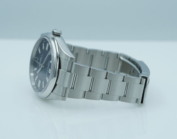 Rolex 124300 OYSTER PERPETUAL 41 BLUE DIAL 2025 WARRANTY FULL SET - Image 6