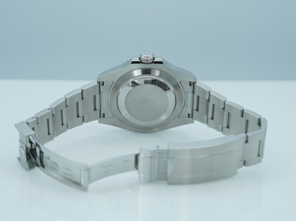 Rolex 124060 SUBMARINER NO DATE 41 NEW MODEL 2023 WARRANTY FULL SET - Image 8