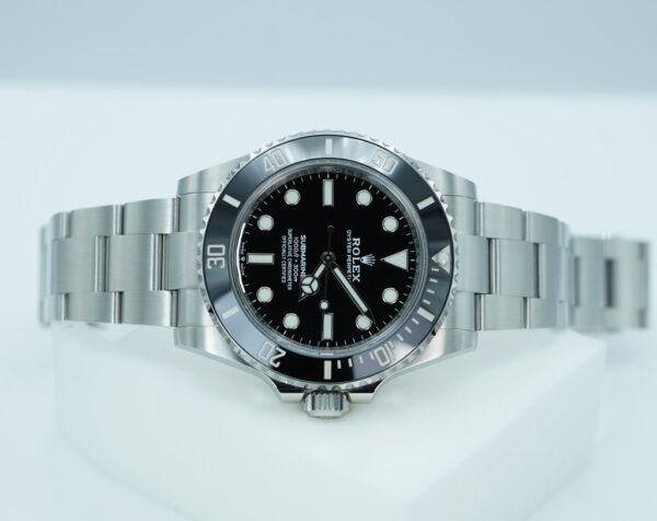 Rolex 124060 SUBMARINER NO DATE 41 NEW MODEL 2023 WARRANTY FULL SET - Image 9