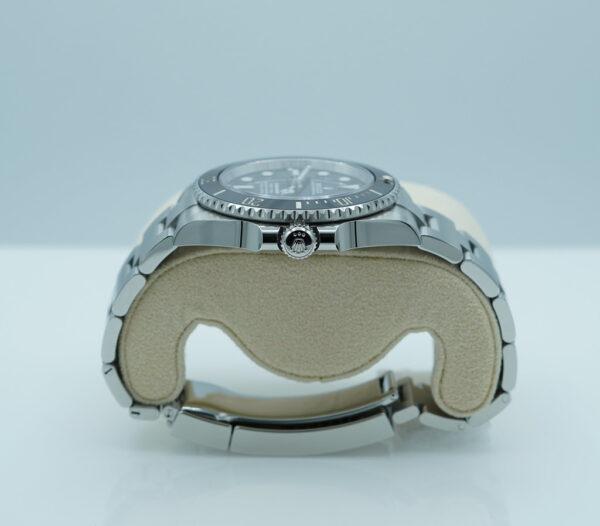 Rolex 124060 SUBMARINER NO DATE 41 NEW MODEL 2023 WARRANTY FULL SET - Image 4