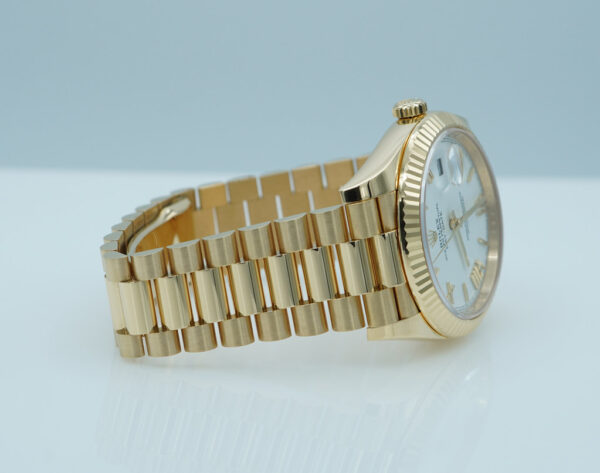 Rolex 228238 DAY DATE 40 YELLOW GOLD WHITE DIAL 2022 WARRANTY FULL SET - Image 6