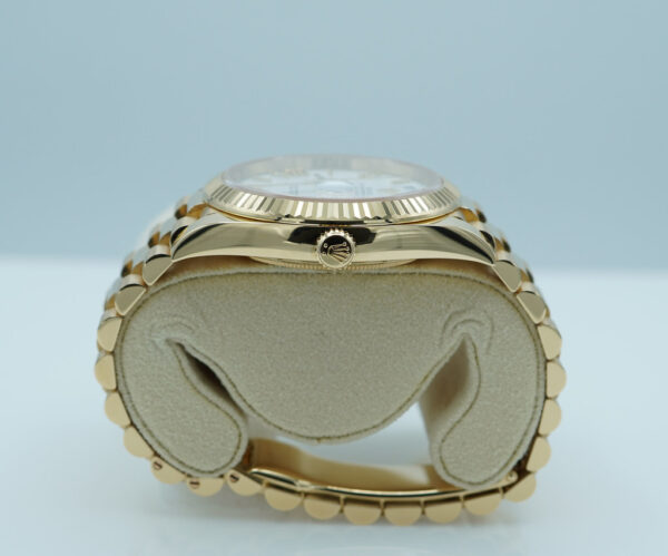 Rolex 228238 DAY DATE 40 YELLOW GOLD WHITE DIAL 2022 WARRANTY FULL SET - Image 3