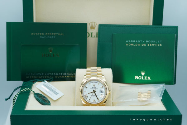 Rolex 228238 DAY DATE 40 YELLOW GOLD WHITE DIAL 2022 WARRANTY FULL SET - Image 2
