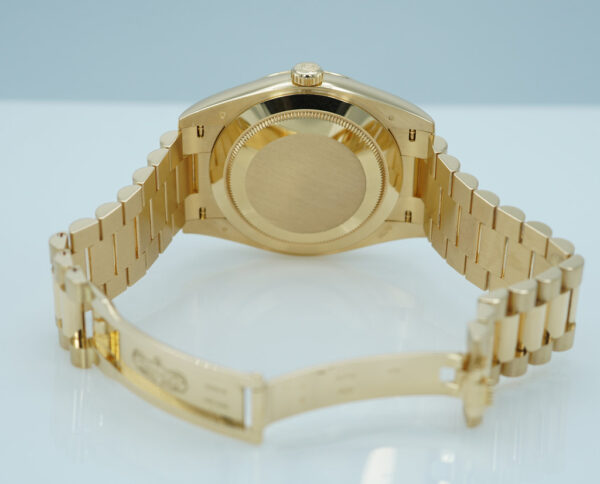 Rolex 228238 DAY DATE 40 YELLOW GOLD WHITE DIAL 2022 WARRANTY FULL SET - Image 8
