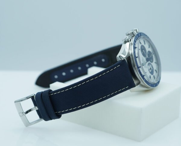 Omega SPEEDMASTER SILVER SNOOPY AWARD 50TH ANNIVERSARY 2022 WARRANTY FULL SET - Image 6